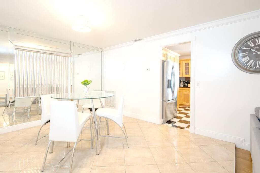 Stunning Lake-Front Villa With Pool & Spa Pembroke Pines Esterno foto